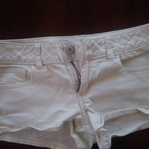 American Eagle White shorts